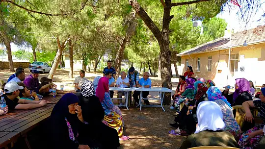 'KOMŞUN YANINDA' EKİBİ VATANDAŞLARLA BULUŞTU