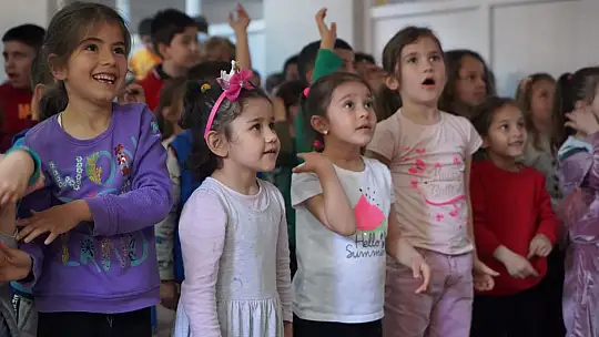 Altıeylül Kent Sahnesi Çocuklarla Buluşmaya Devam Ediyor