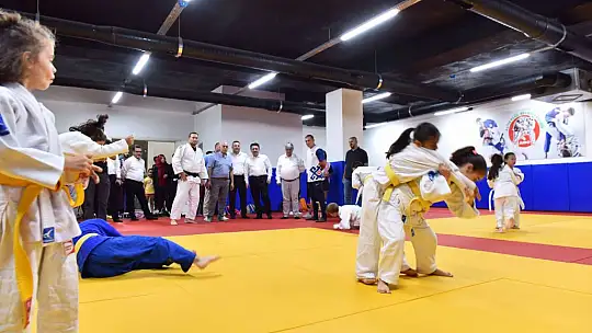 Altıeylül'de Yaz Spor Kurslarına Yoğun İlgi