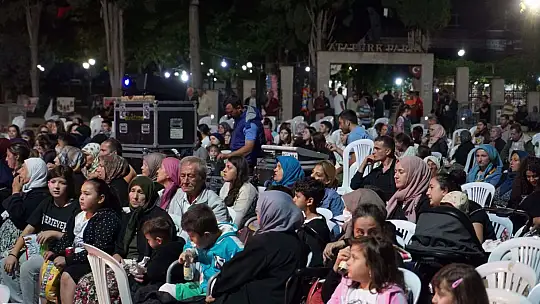 Altıeylül'de Kırsal Sinema Günleri Başladı