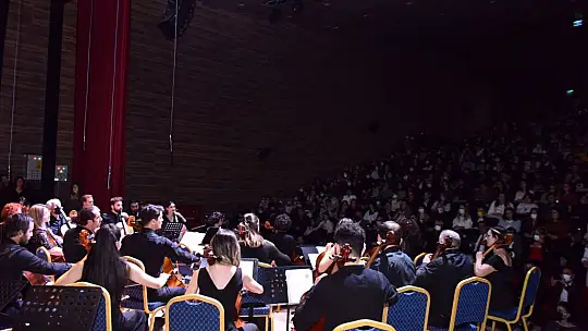 Altıeylül Çello Konseriyle Bahara Merhaba Dedi