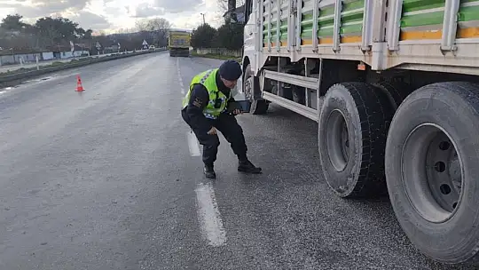 JANDARMA KIŞ LASTİĞİ DENETİMİ YAPTI