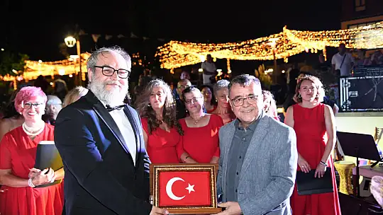 ALTIEYLÜL'DE 80'LER VE 90'LAR RÜZGARI ESTİ