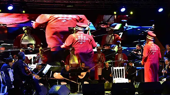 Altıeylül'de 100'üncü Yıl Coşkusu