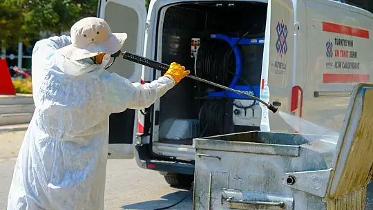 ALTIEYLÜL BELEDİYESİ'NDEN KAPSAMLI TEMİZLİK OPERASYONU