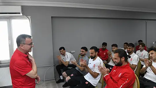 TARİHİ MAÇ ÖNCESİ ŞEHİRLİ BALIKESİRSPORLU FUTBOLCULARLA BULUŞTU
