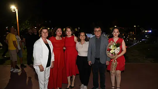 ALTIEYLÜL'DE 80'LER VE 90'LAR RÜZGARI ESTİ