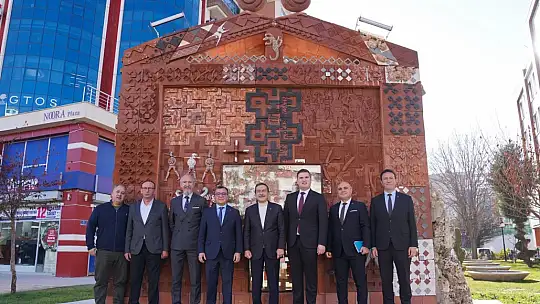 ALTIEYLÜL VE TEPEBAŞI KARDEŞ ŞEHİR OLDU