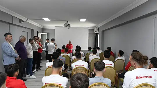 TARİHİ MAÇ ÖNCESİ ŞEHİRLİ BALIKESİRSPORLU FUTBOLCULARLA BULUŞTU