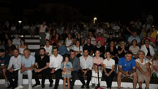 ALTIEYLÜL'DE 80'LER VE 90'LAR RÜZGARI ESTİ