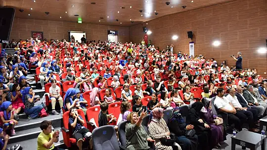 Çocuklar Milli Ve Manevi Değerlerine Sahip Çıkacak
