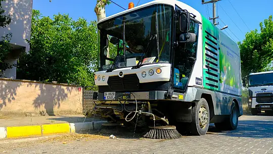 ALTIEYLÜL BELEDİYESİ'NDEN KAPSAMLI TEMİZLİK OPERASYONU