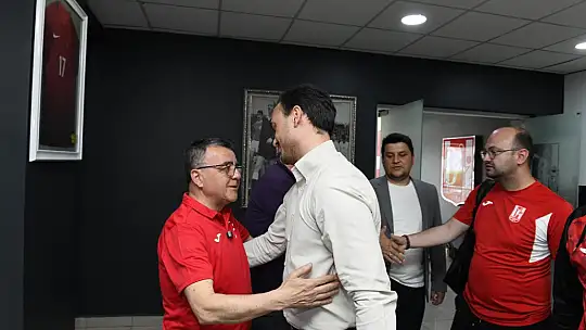TARİHİ MAÇ ÖNCESİ ŞEHİRLİ BALIKESİRSPORLU FUTBOLCULARLA BULUŞTU