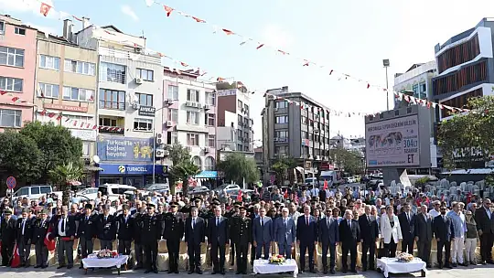 101 Yıllık Gurur Burhaniye'de Coşkuyla Kutlandı