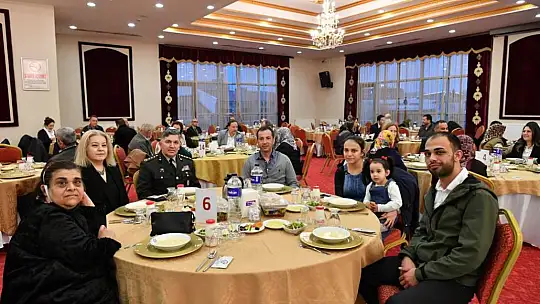 Vali Şıldak Şehit Aileleri ile İftarda Buluştu