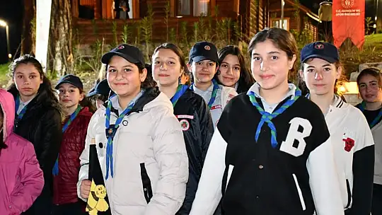 'İzcilik Öğrenilmez, Yaşanır' Diyen Gençler, İzcilik Kampında Buluştu