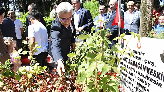 15 Temmuz'da Balıkesir Şehitliği ziyaret edildi