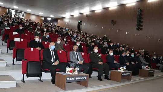 İstiklal Marşı'nın Kabulü ve Mehmet Akif Ersoy'u Anma Günü Edremit'te Kutlandı