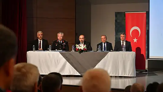 Vali Ustaoğlu Muhtarlarla Buluştu