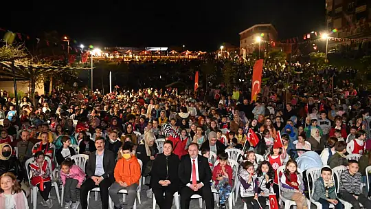 Minikler 23 Nisan'da Eğlenceye Doydu