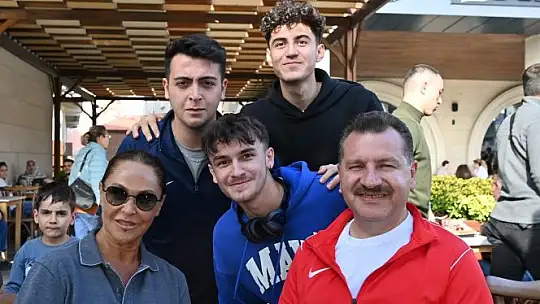 Hülya Avşar da 'BALBUCKS'ı tercih etti