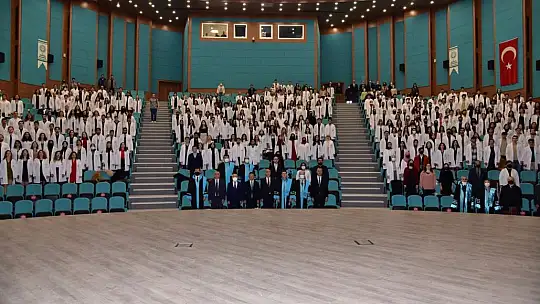 BAÜN'de, Geleceğin Hekimleri Beyaz Önlük Giydi