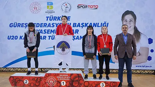 Balıkesirli Derya Nur Karaduman 65 Kiloda Türkiye Şampiyonu oldu