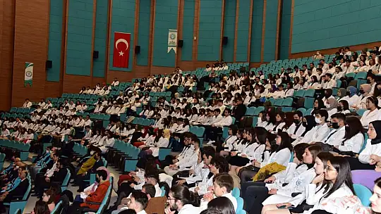 BAÜN'de, Geleceğin Hekimleri Beyaz Önlük Giydi