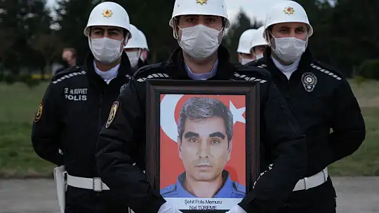 Şehit Polis Dualarla Baba Ocağında Toprağa Verildi