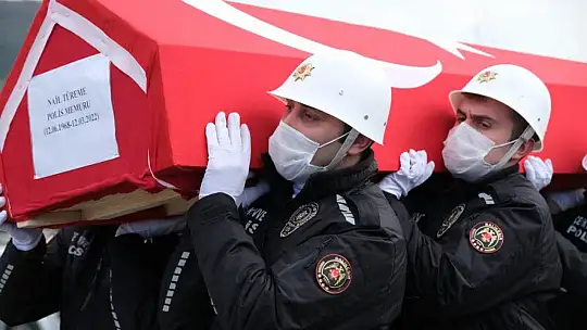 Şehit Polis Dualarla Baba Ocağında Toprağa Verildi