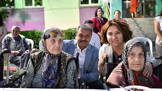 Yaşlılara Protokol ve Çocuklardan Moral