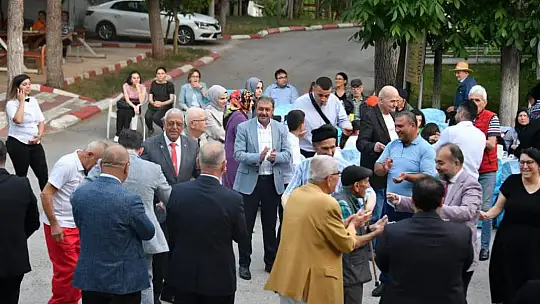 Yaşlılara Protokol ve Çocuklardan Moral