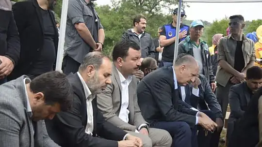 Dursunbey Kızılöz'de Gözyaşları Sel Oldu