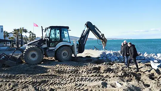 Ören Plajında Yapılan Beton Set Yıkıldı