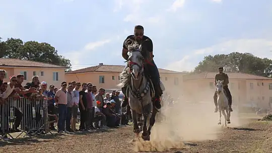 İvrindi Atlı Sporu Seviyor