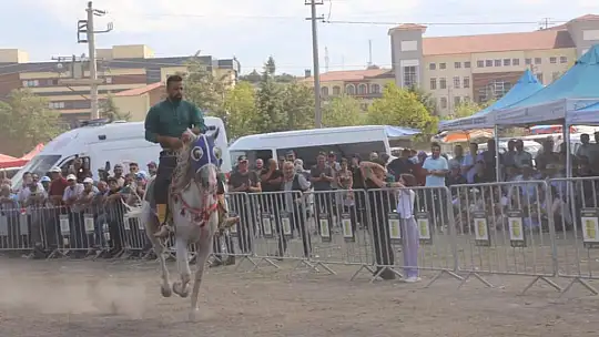 İvrindi Atlı Sporu Seviyor