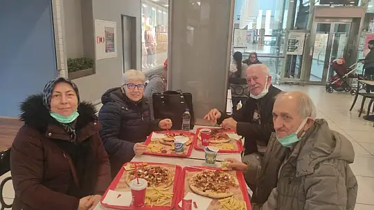 Susurluk Belediyesi Şehit ve Gazi Ailelerini Sinemaya Götürdü