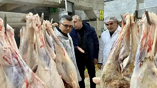 Balıkesir'den Deprem Bölgesine Karkas Kuzu Eti Gönderiliyor…