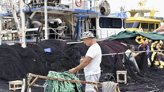 Deniz Dibi ve Sahil Temizliği Yapıldı