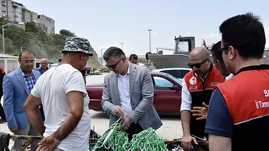 Deniz Dibi ve Sahil Temizliği Yapıldı