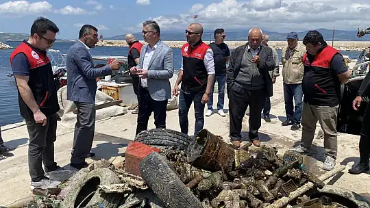 Deniz Dibi ve Sahil Temizliği Yapıldı