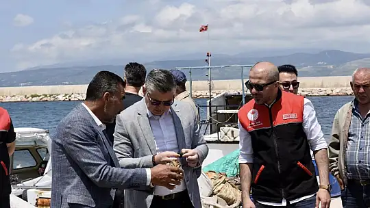 Deniz Dibi ve Sahil Temizliği Yapıldı