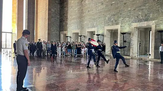 Gelenek Devam Ediyor Balıkesirliler Anıtkabir'deydi...