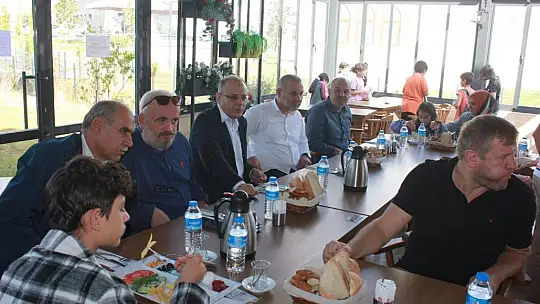 MHP Karesi İlçe'den Birlik ve Beraberlik Kahvaltısı