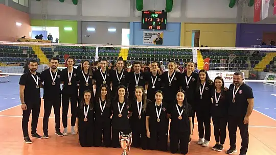 Havran Belediyesi Fatih Spor Kulübü Kadın Voleybol Takımı 1. Lige Yükseldi
