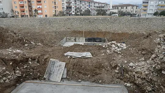 Edremit Çayı üzerine yeni köprü hızla ilerliyor