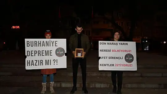 Burhaniye'de, 6 Şubat Depremi 04:17'de Anıldı