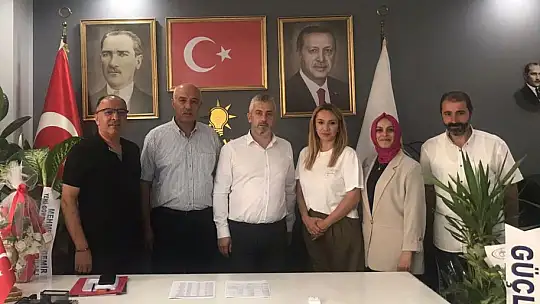 Hakan Aka'ya Karesi'de Partili Partisiz Herkesten Tebrik Yağıyor