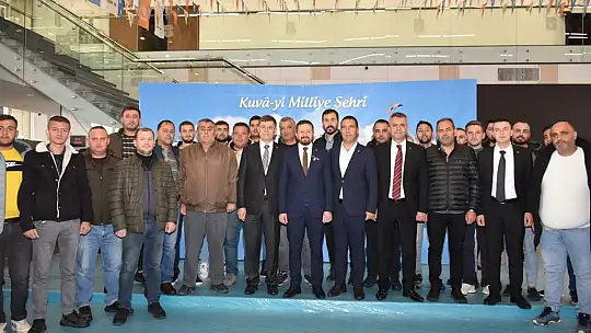 'İkinci Yüzyıla Girerken Ufuktaki Yeni Türkiye'