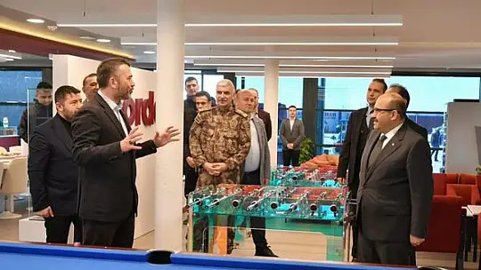 Vali Ustaoğlu'ndan Bandırmaspor ziyareti
